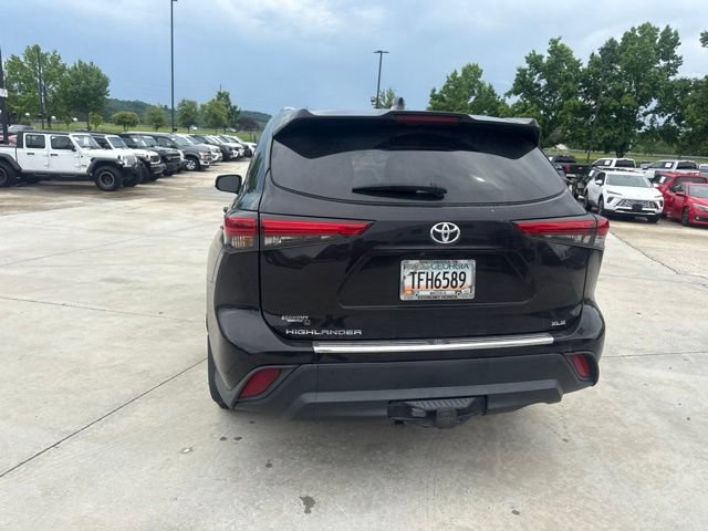 Used 2021 Toyota Highlander XLE FWD image 17