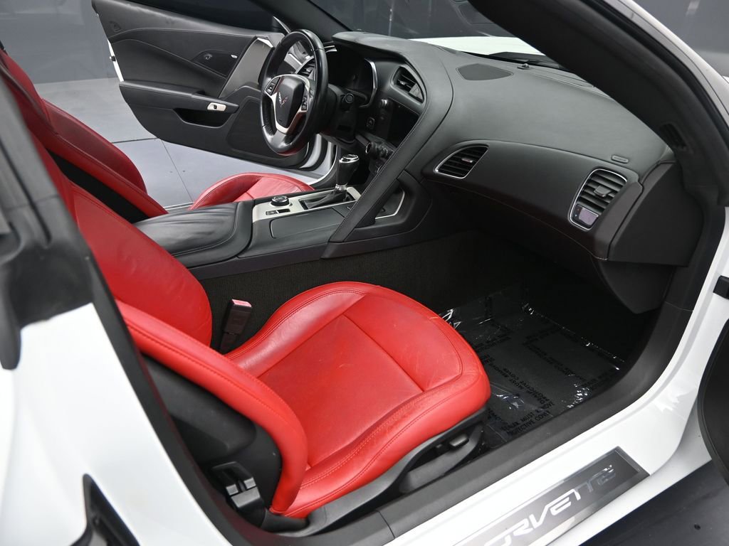 Used 2015 Chevrolet Corvette Stingray Coupe image 16