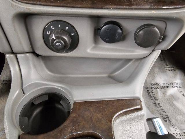 Used 2005 Buick Rainier CXL w/ Luxury Package AWD/4WD image 16