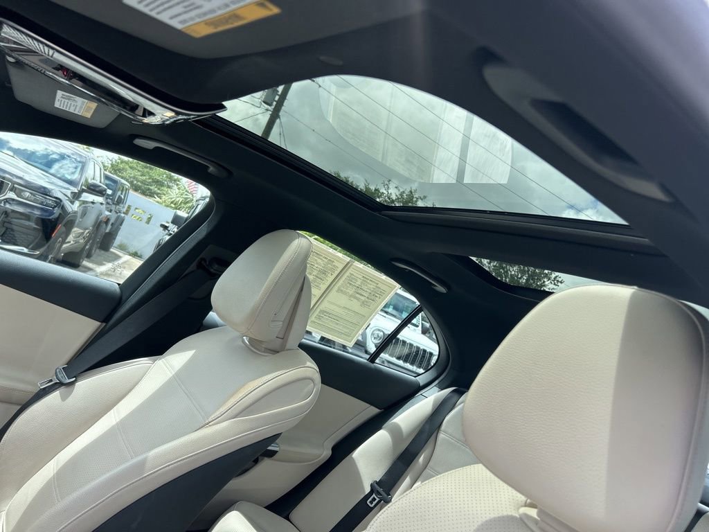 Used 2025 Mercedes-Benz C 300 Sedan image 11