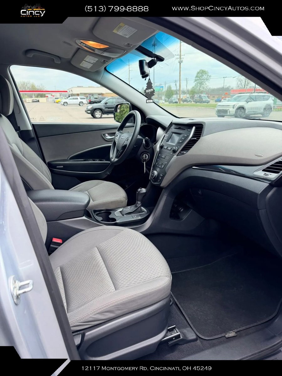Used 2016 Hyundai Santa Fe SE image 8