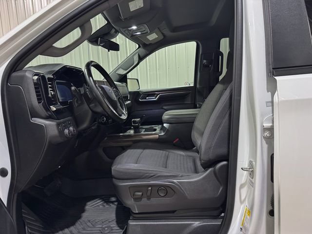 Used 2023 Chevrolet Silverado 1500 RST w/ Z71 Off-Road Package AWD/4WD image 11