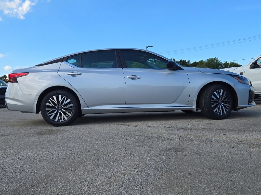 New 2026 Nissan Altima 2.5 SV FWD image 9
