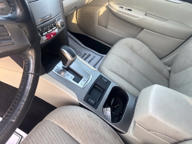 Used 2011 Subaru Outback 2.5i Premium AWD/4WD image 25