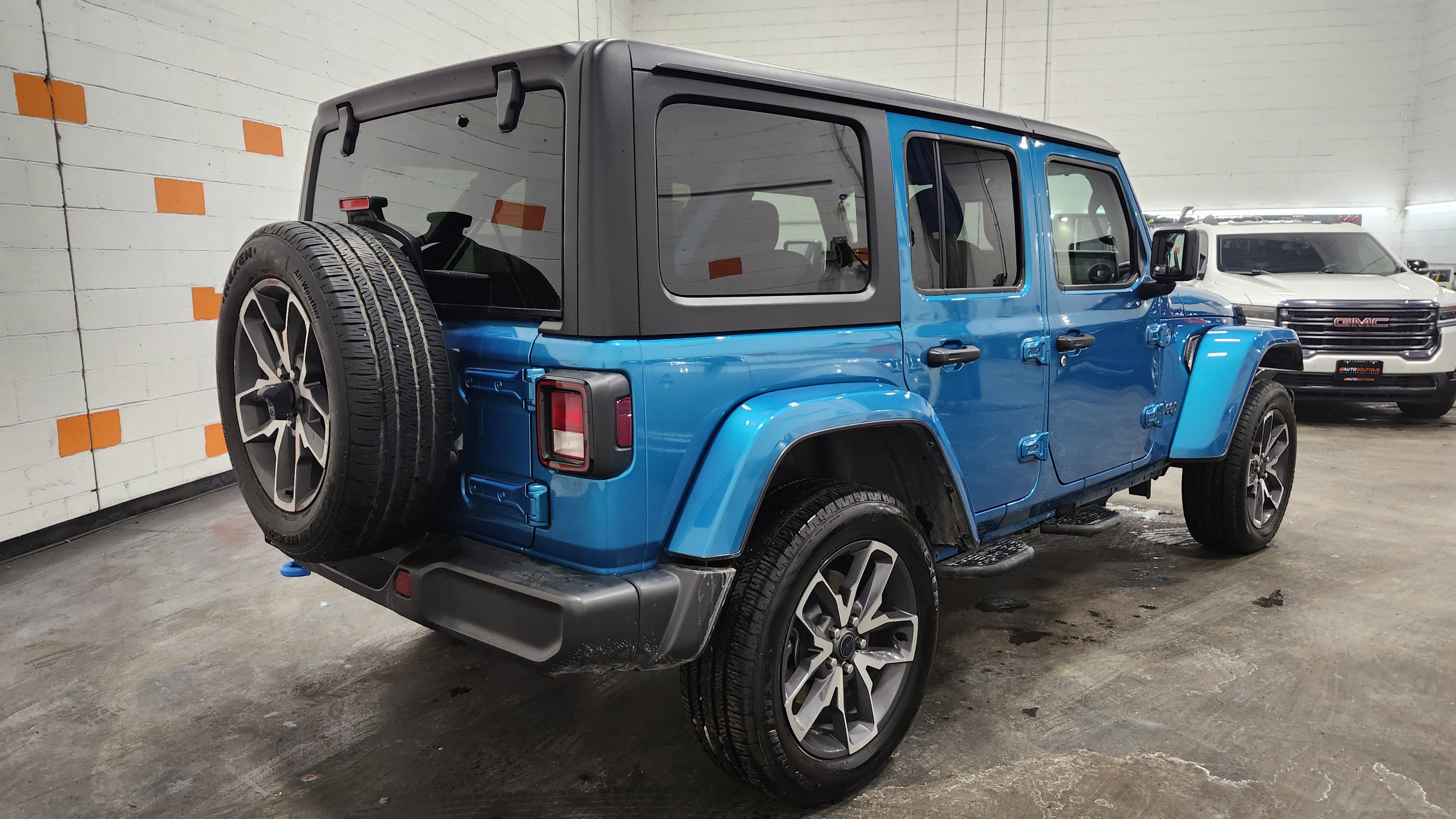 Used 2024 Jeep Wrangler Sport S w/ Convenience Group image 17