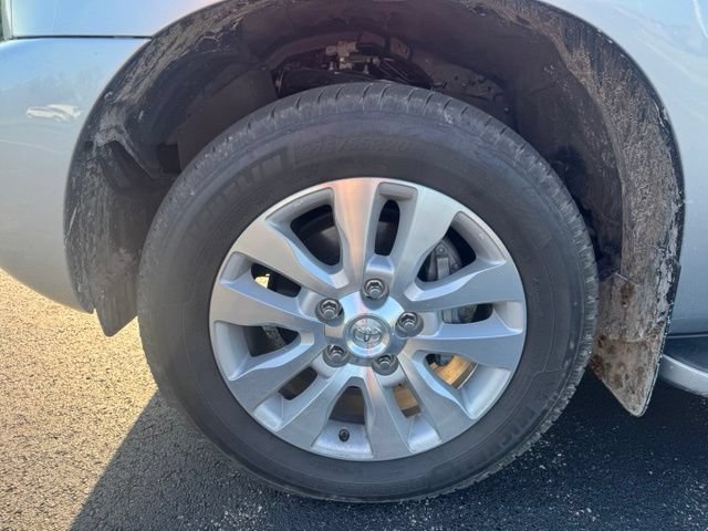 Used 2020 Toyota Sequoia Platinum AWD/4WD image 11