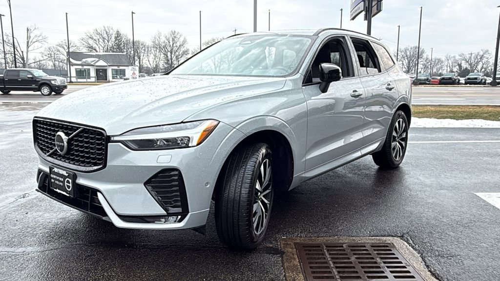 Certified 2025 Volvo XC60 B5 Plus image 6