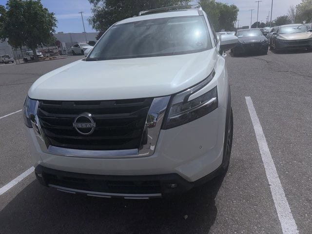 Certified 2022 Nissan Pathfinder SL w/ SL Premium Package AWD/4WD image 4