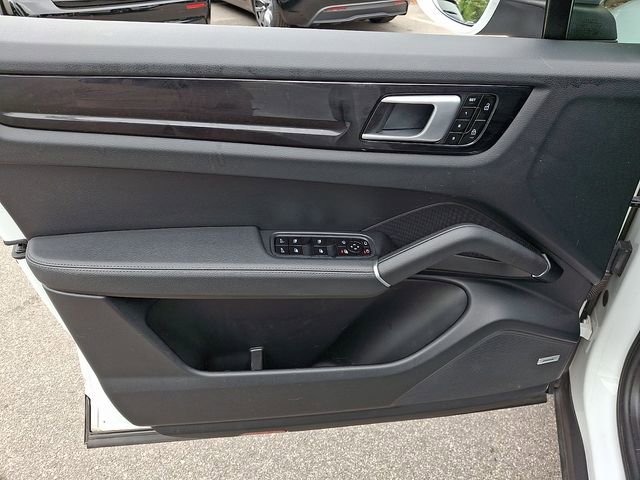 Used 2020 Porsche Cayenne S AWD/4WD image 14