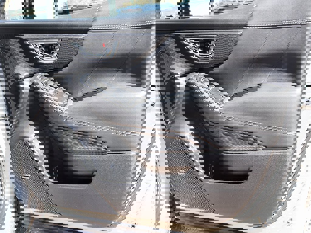 Used 2019 Subaru Forester Limited image 9