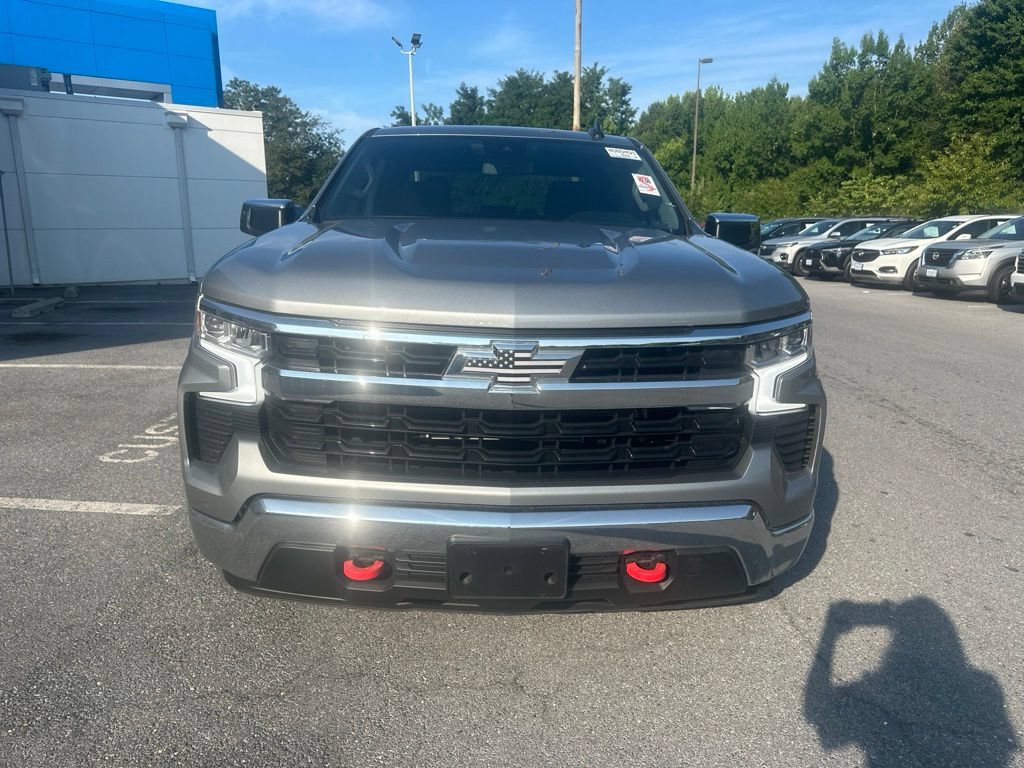 Used 2024 Chevrolet Silverado 1500 LT AWD/4WD image 2