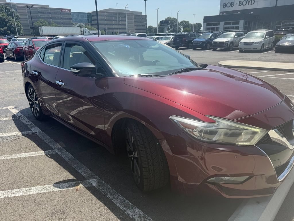 Used 2017 Nissan Maxima SR w/ Interior Lighting Package FWD image 3