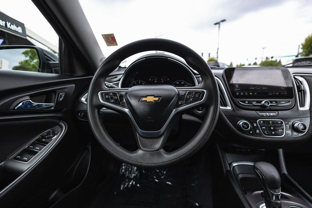 Used 2022 Chevrolet Malibu LT FWD image 21