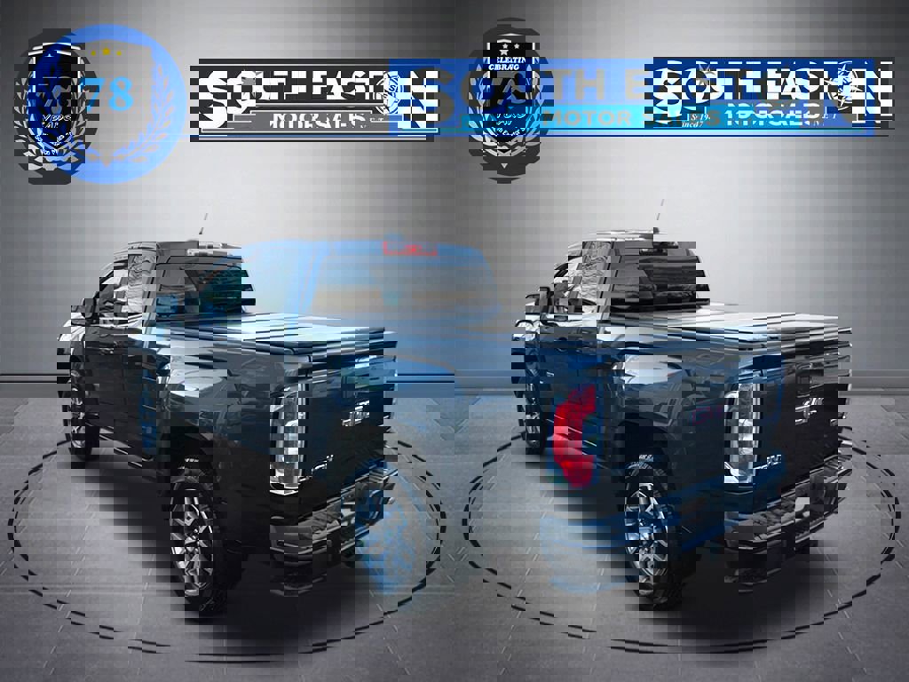 Used 2015 GMC Canyon SLE w/ All-Terrain Package image 5