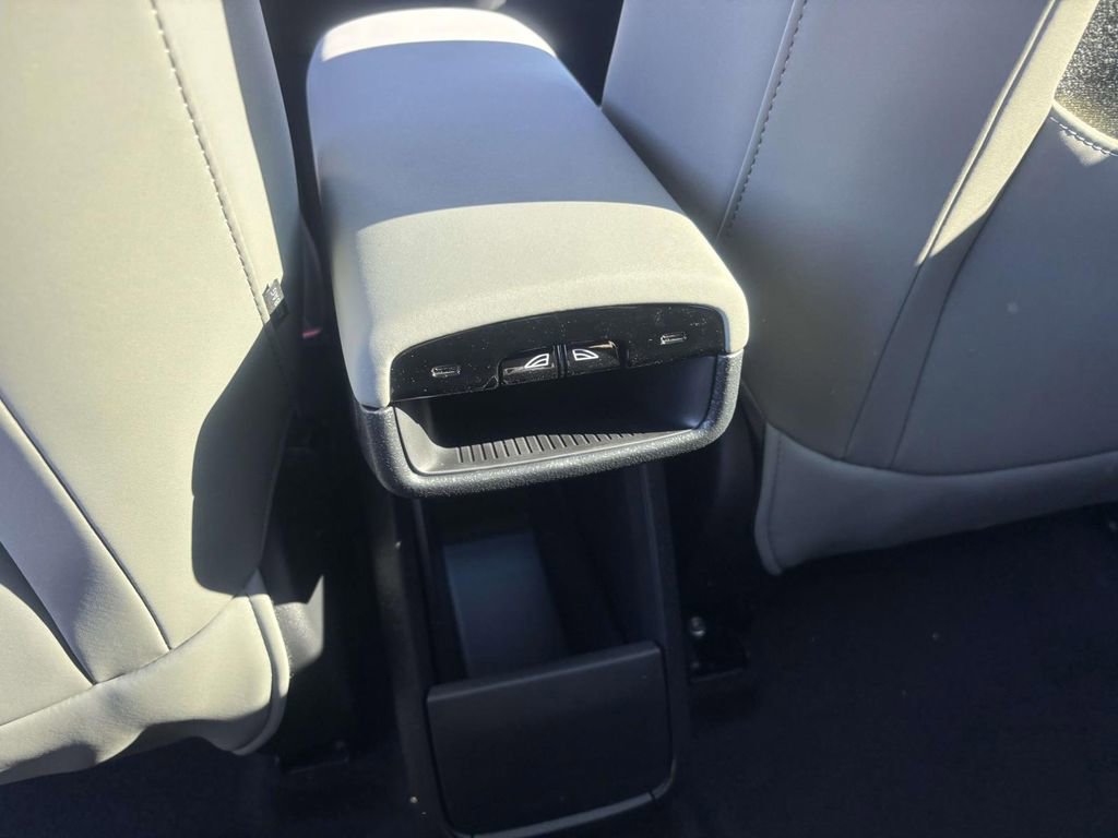 New 2025 Volvo EX30 Plus w/ Protection Package Premier image 29