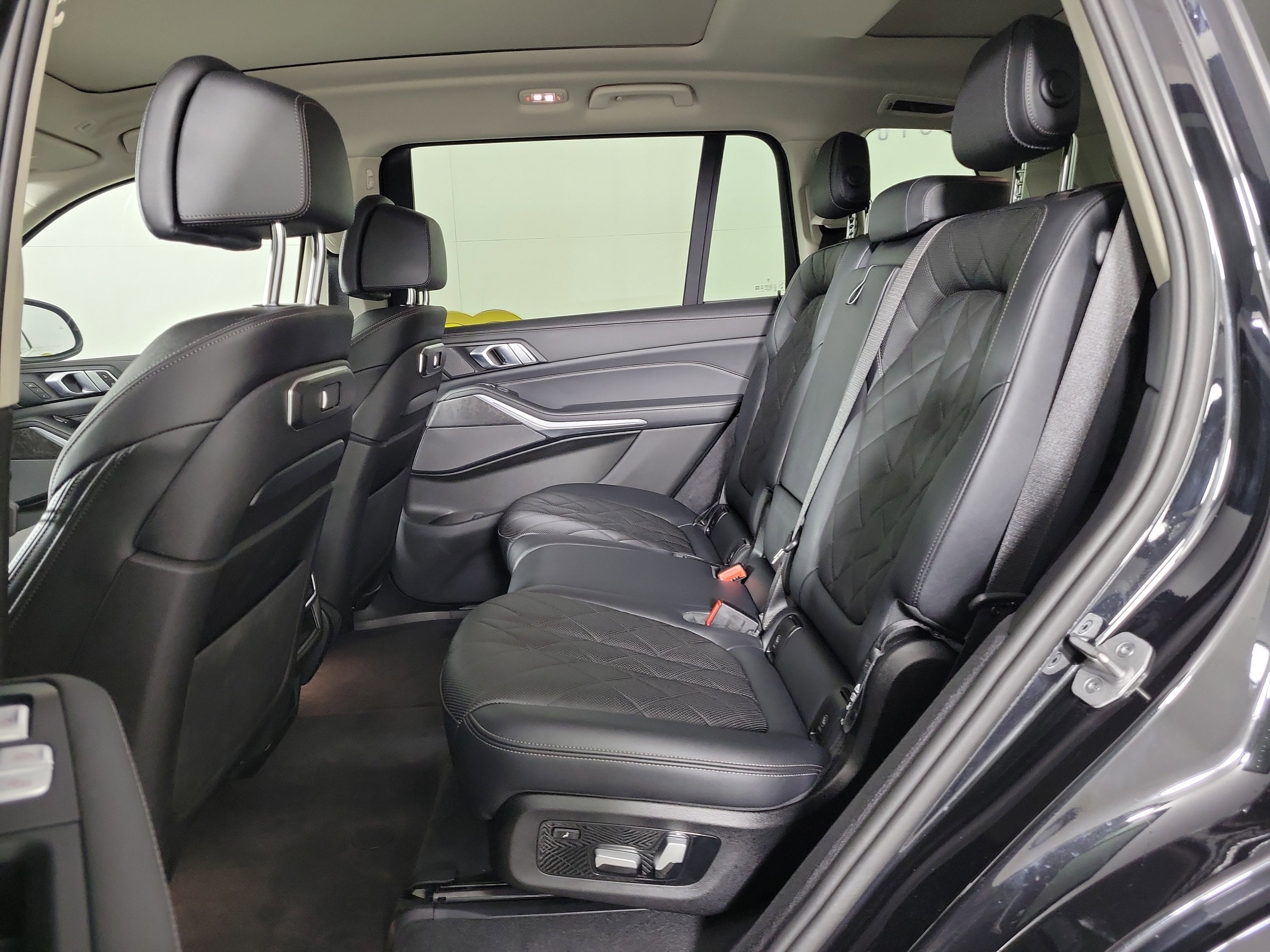 Certified 2024 BMW X7 xDrive40i image 10