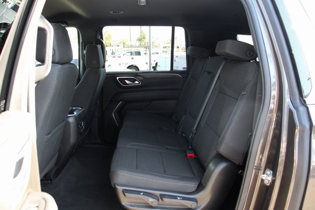 Used 2021 Chevrolet Suburban LS w/ Driver Alert Package image 33