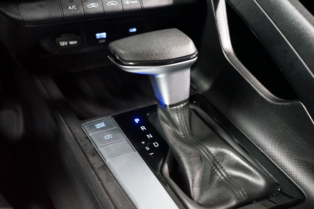 Used 2024 Hyundai Elantra SE image 20