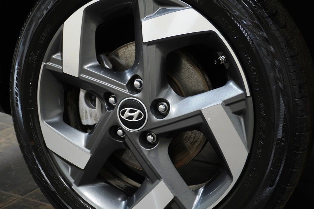 Used 2024 Hyundai Venue SEL image 10