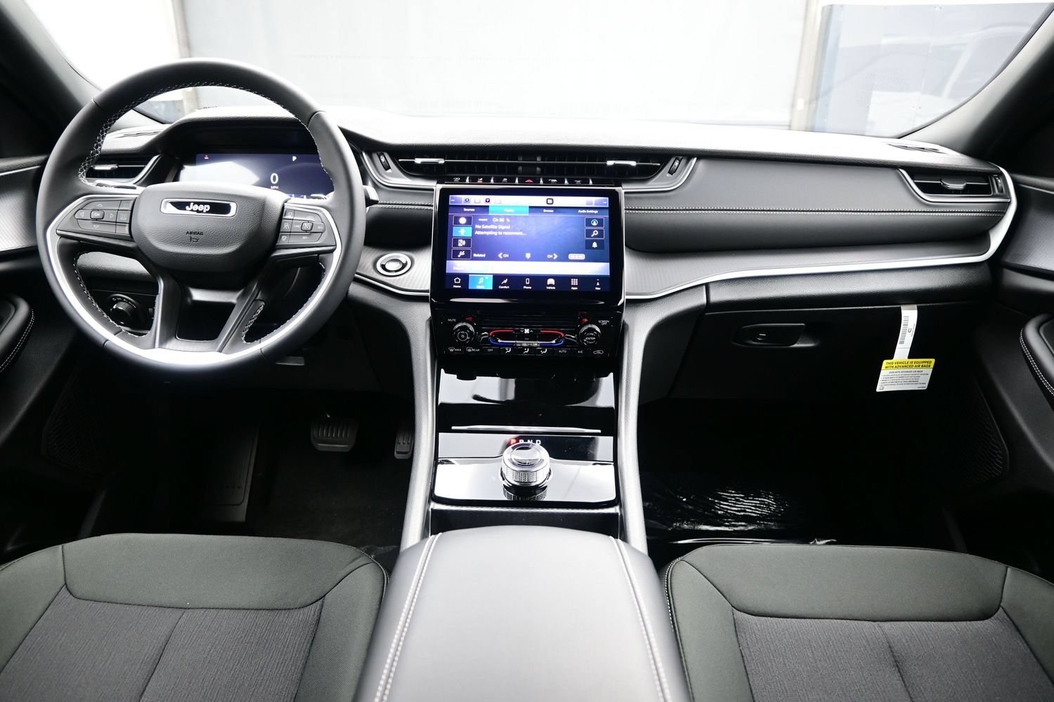 New 2027 Jeep Grand Cherokee Laredo AWD/4WD image 12