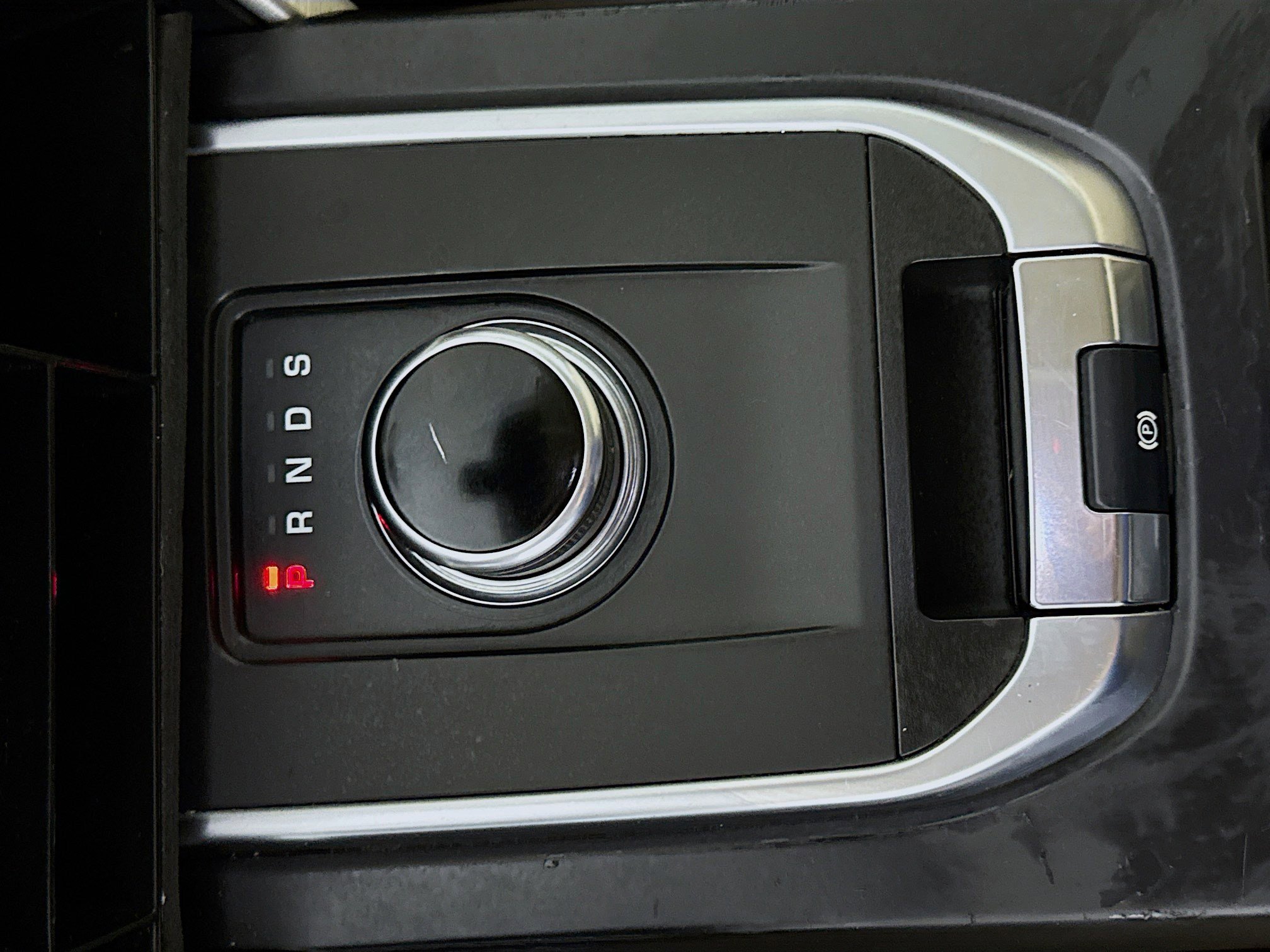 Used 2018 Land Rover Discovery Sport HSE image 20