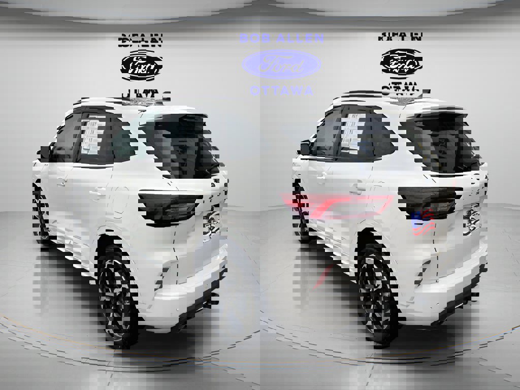 Used 2024 Ford Escape ST-Line Select w/ Tech Pack #2 image 3