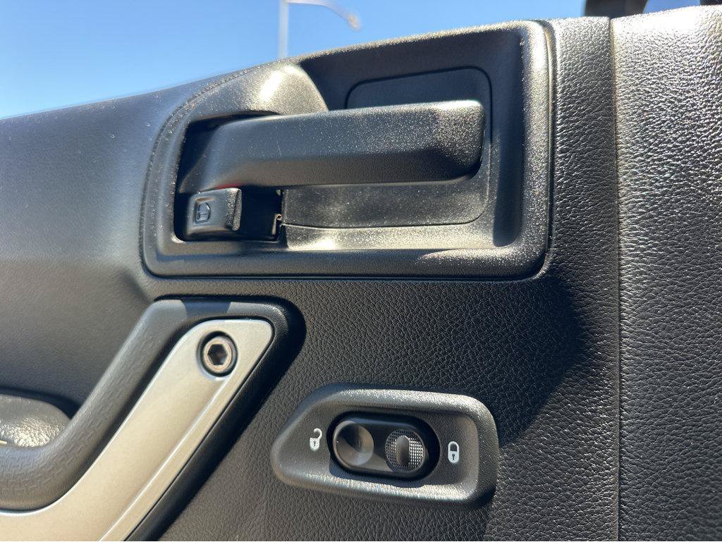 Used 2016 Jeep Wrangler Rubicon AWD/4WD image 35