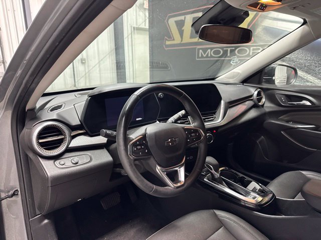 Used 2024 Chevrolet Trax ACTIV w/ Driver Confidence Package FWD image 5