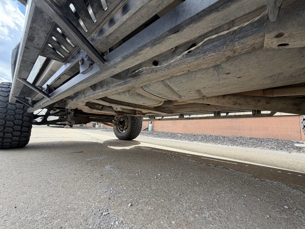 Used 2011 GMC Yukon XL SLE image 26