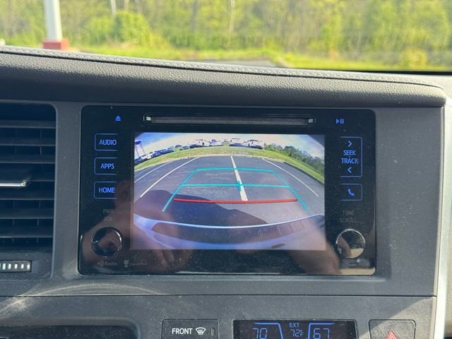 Used 2015 Toyota Sienna XLE image 26