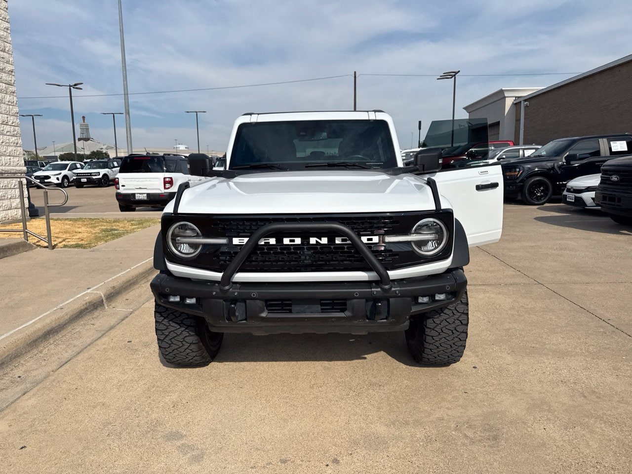 Used 2022 Ford Bronco Wildtrak AWD/4WD image 1