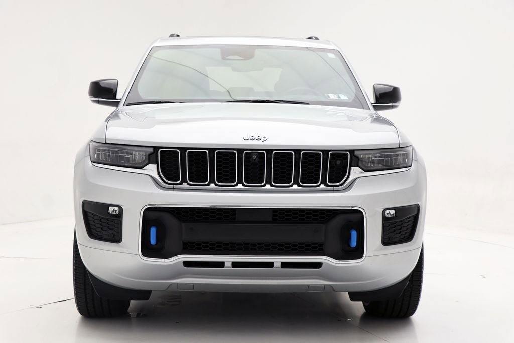 Used 2023 Jeep Grand Cherokee Overland w/ Advanced Protech Group III AWD/4WD image 4