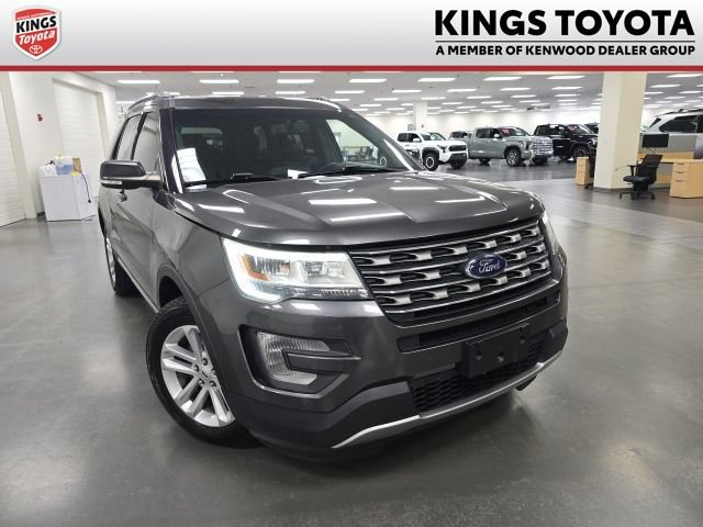 Used 2016 Ford Explorer XLT w/ Equipment Group 202A FWD image 1
