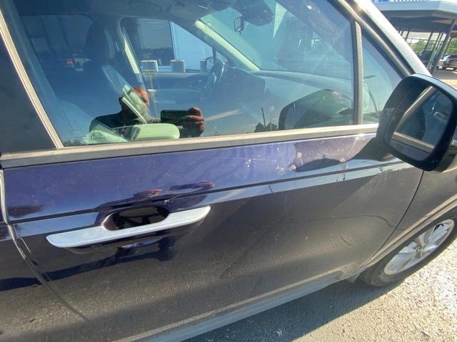Used 2022 Kia Carnival LX FWD image 20