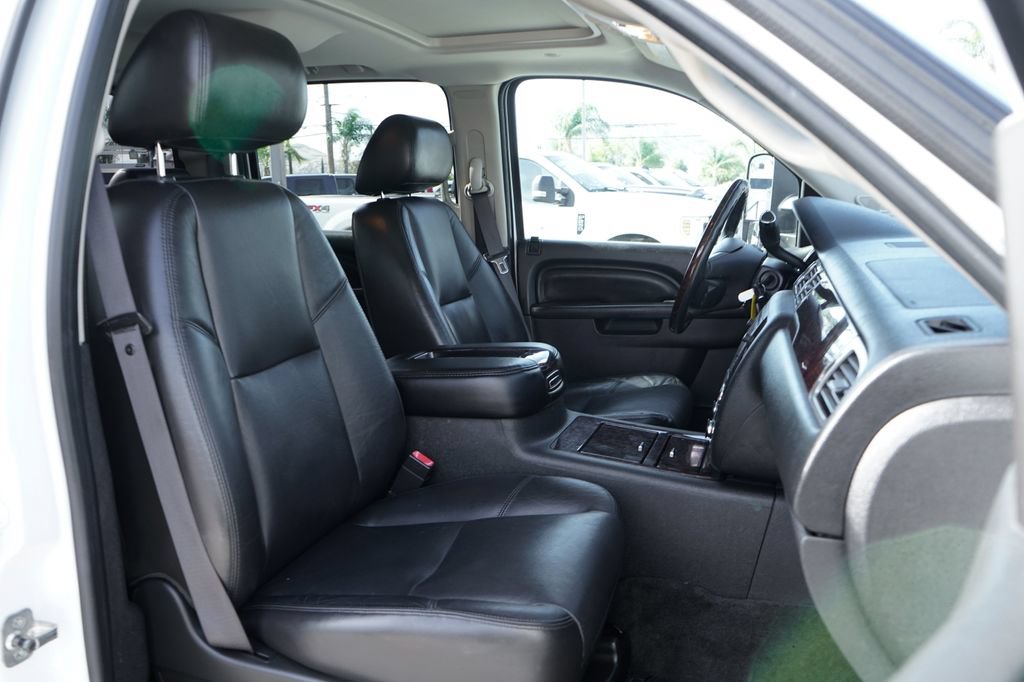 Used 2011 GMC Sierra 3500 Denali AWD/4WD image 39