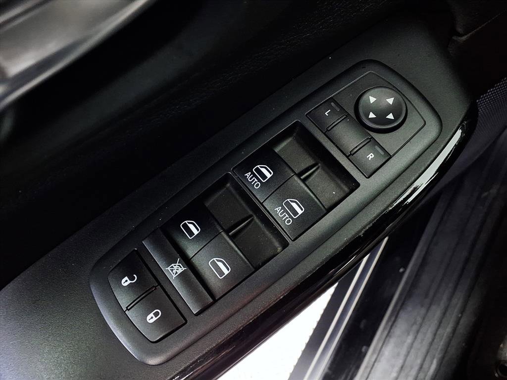 Used 2020 Jeep Cherokee Latitude Plus image 25