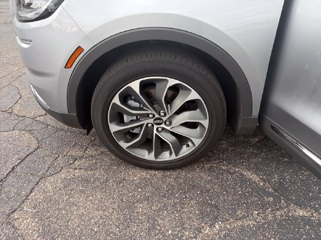 Certified 2023 Lincoln Nautilus Reserve AWD/4WD image 30
