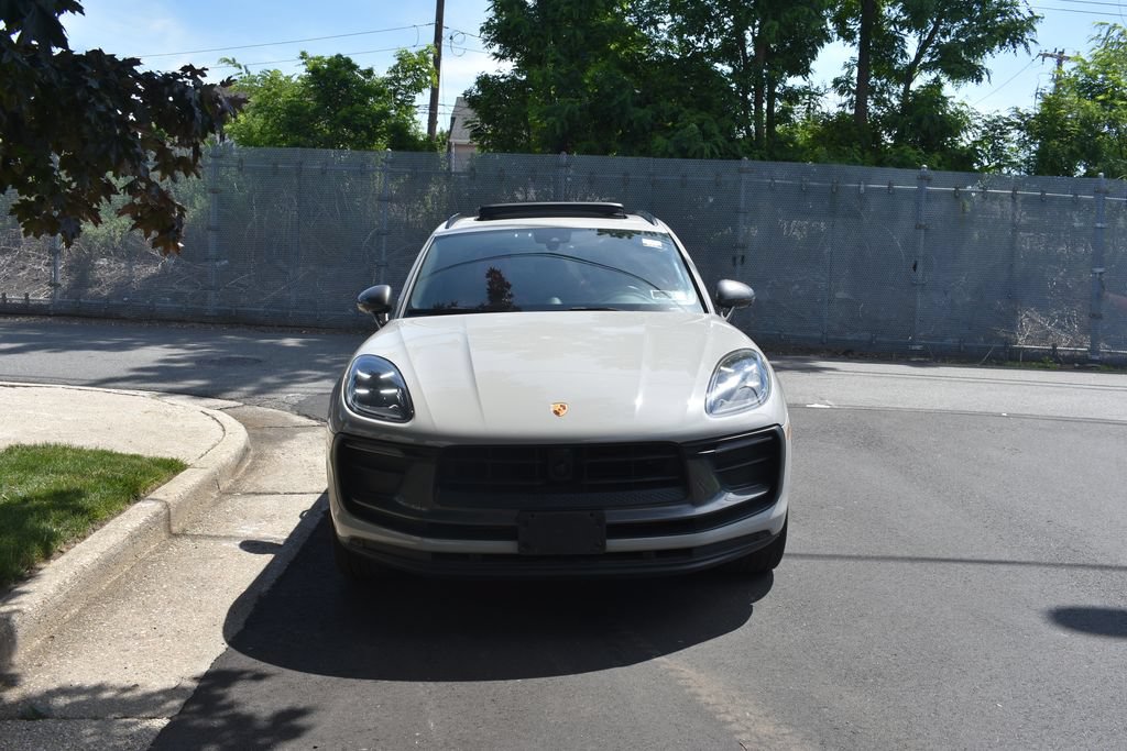 Used 2023 Porsche Macan Turbo AWD/4WD image 2