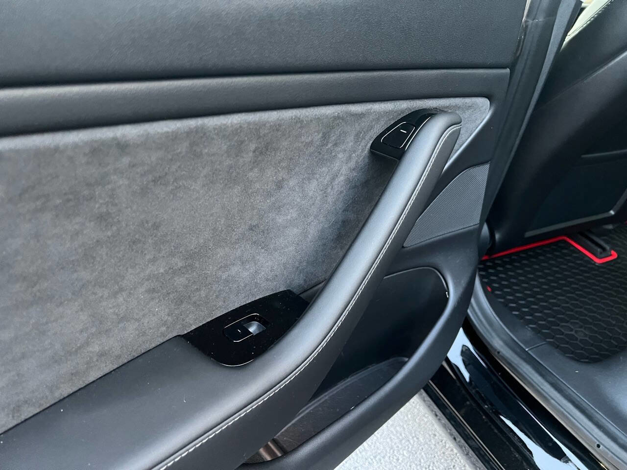 Used 2018 Tesla Model 3 Long Range AWD/4WD image 19