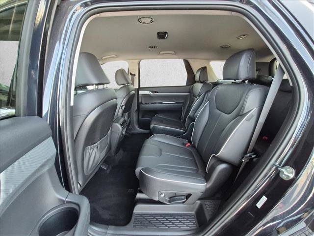 Used 2025 Hyundai Palisade SEL FWD image 19