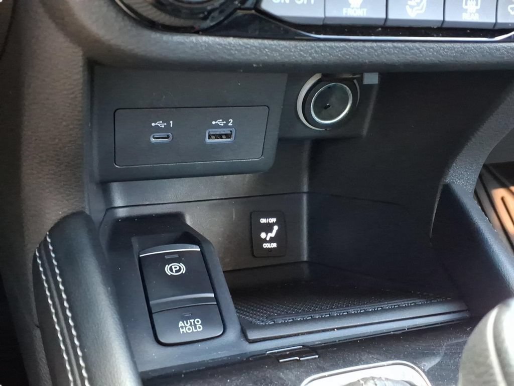 Used 2021 Nissan Kicks SR w/ SR Premium Package FWD image 16