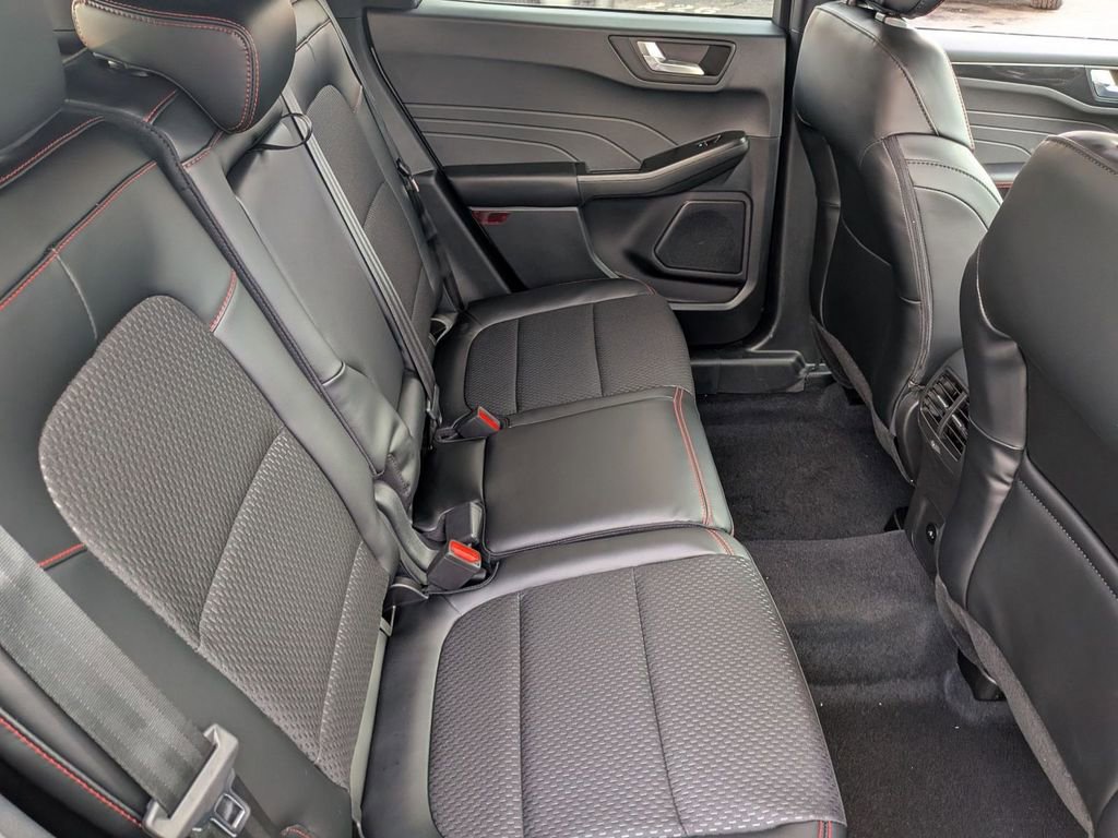 New 2026 Ford Escape ST-Line w/ Tech Pack #1 image 39