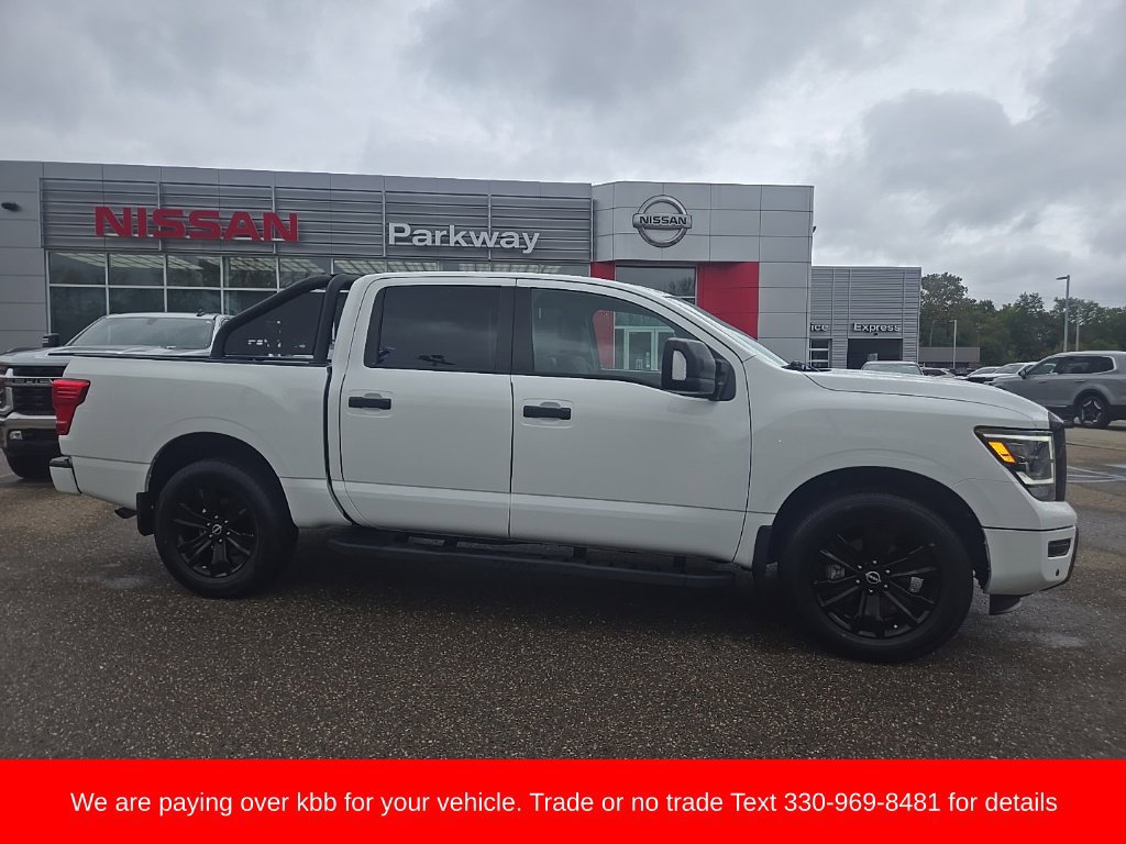 Used 2023 Nissan Titan SV w/ SV Convenience Package AWD/4WD image 9