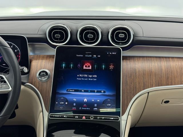 Used 2024 Mercedes-Benz GLC 300 4MATIC image 4