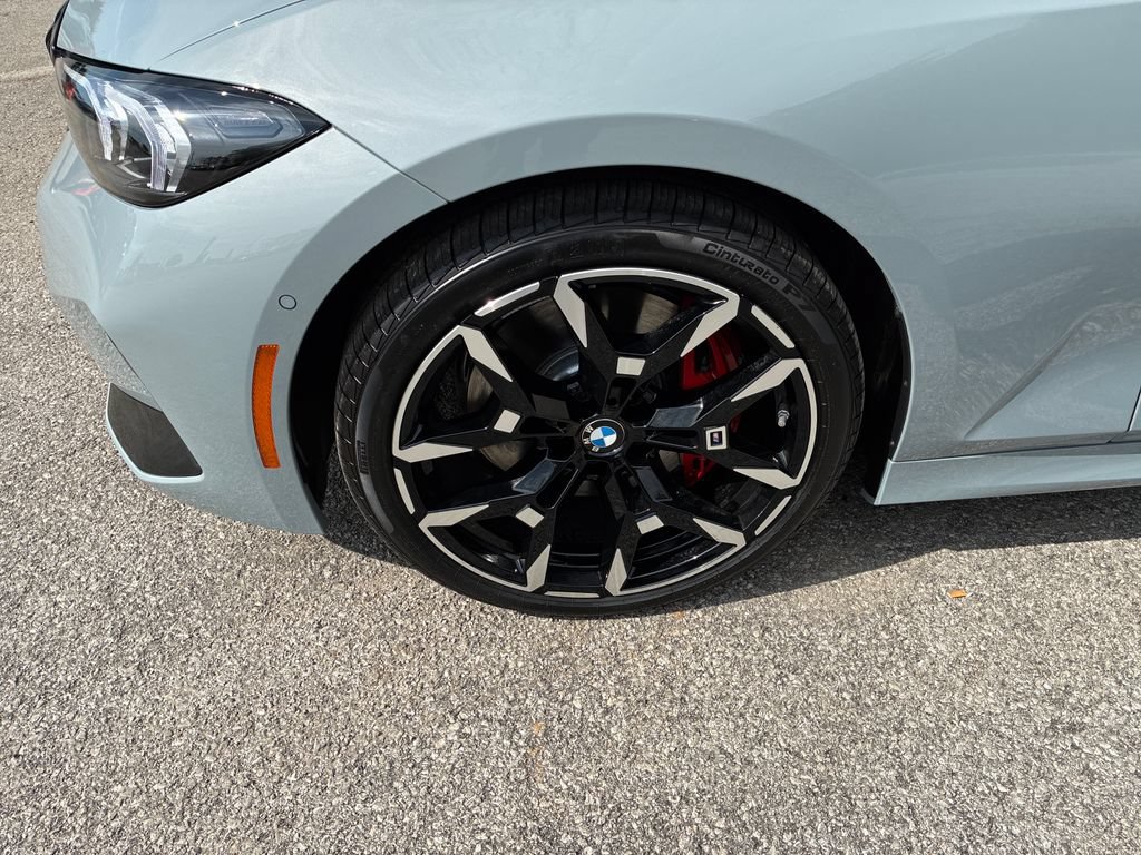 New 2026 BMW 330i xDrive Sedan w/ M Sport Package AWD/4WD image 9