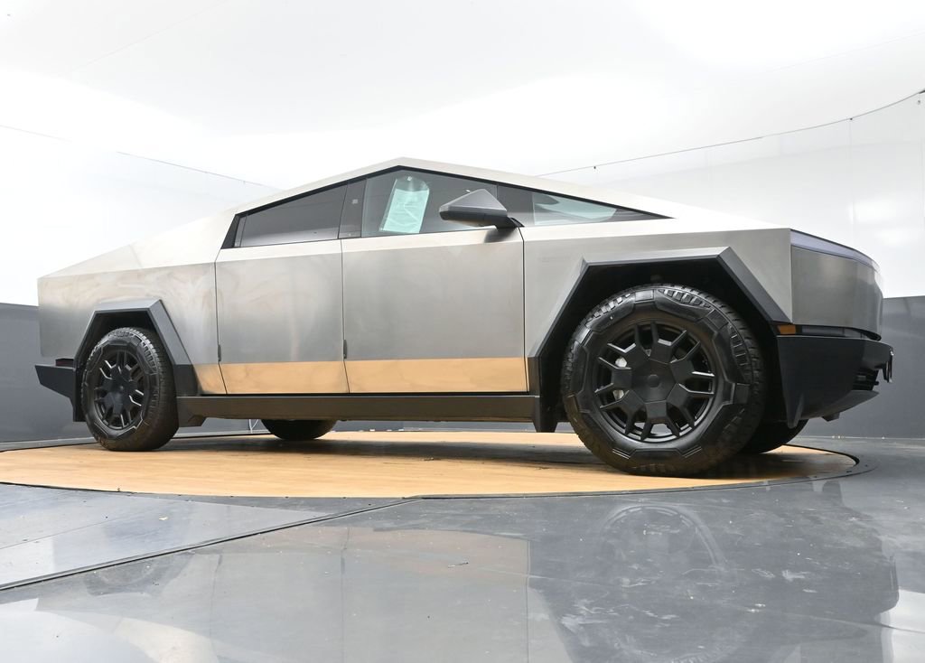 Used 2024 Tesla Cybertruck AWD Crew Cab image 55