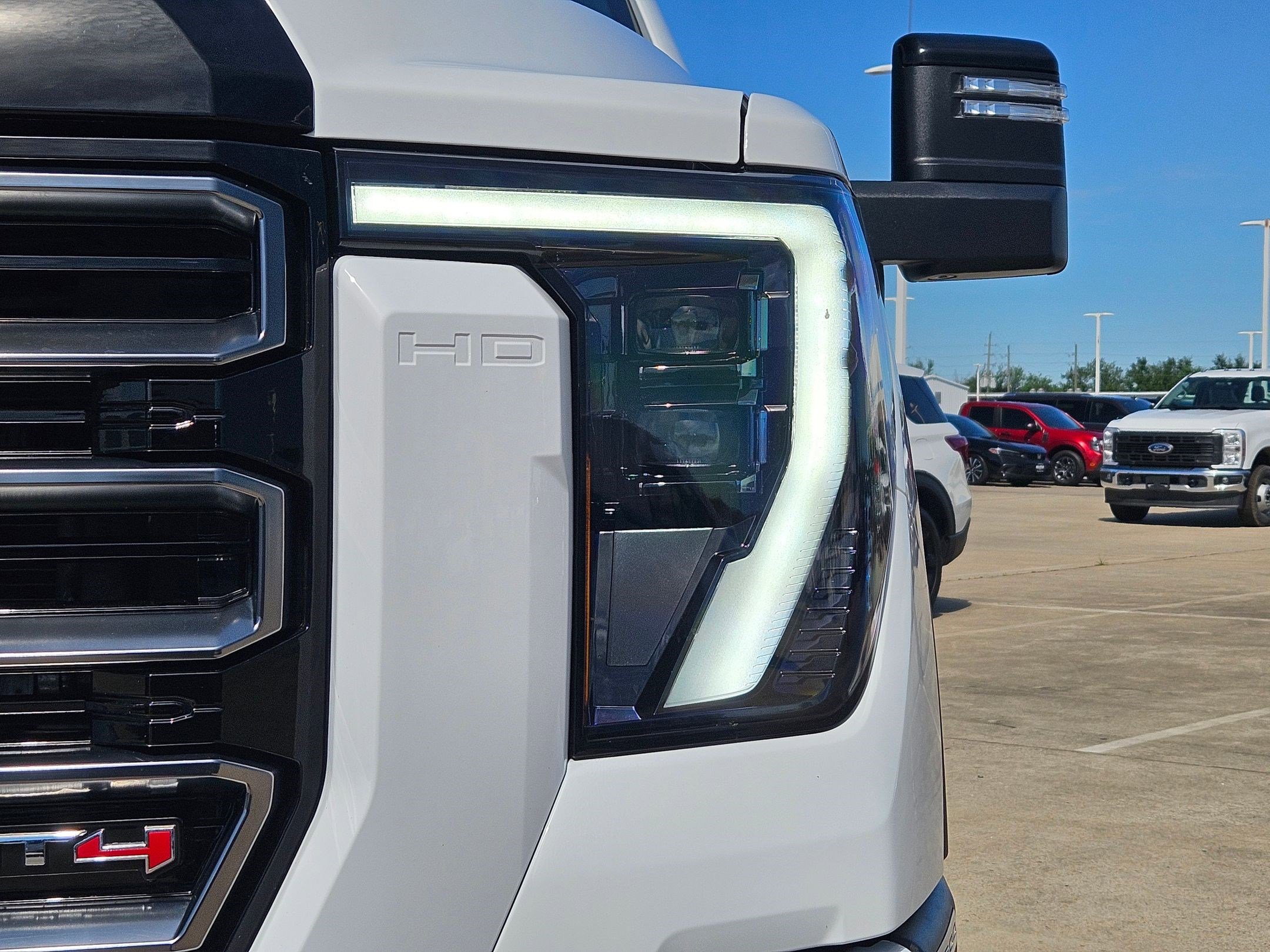 Used 2025 GMC Sierra 2500 AT4 image 10
