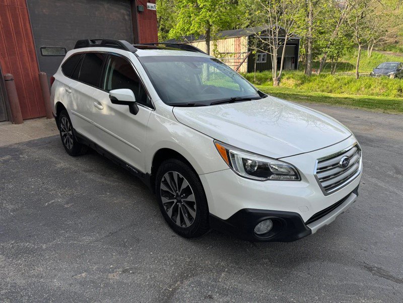 Used 2017 Subaru Outback 3.6R Limited AWD/4WD image 3