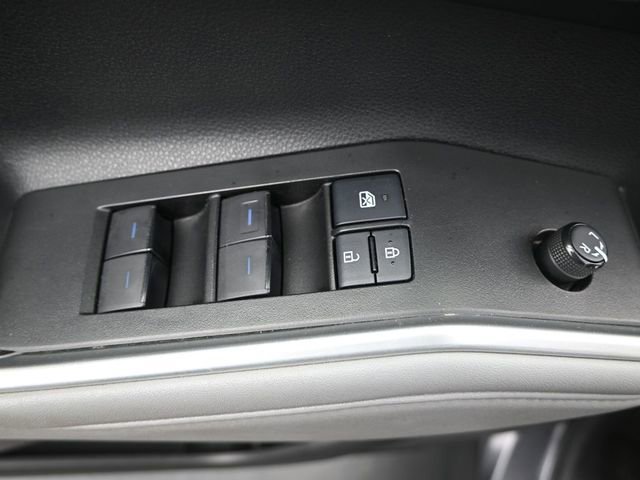 Used 2022 Toyota Highlander XLE image 11