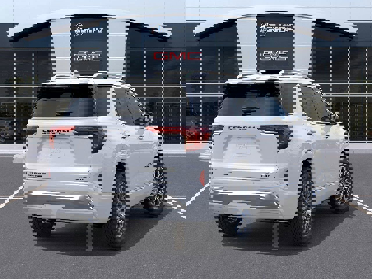 New 2026 GMC Terrain Denali w/ LPO, Black Badging Package image 4